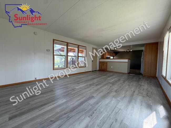 Building Photo - Updated Mobile Home for Rent - Peaseful Co...