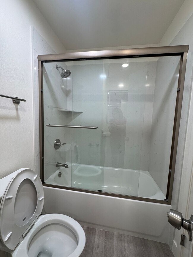 Building Photo - Samantha Way