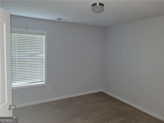 Building Photo - 573 Arrowhead Dr