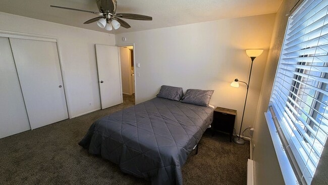 Building Photo - Furnished unit with huge backyard.