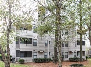 Building Photo - Charming Condo with Private Balcony & Stackable Washer/Dryer Near RTP and Southpoint!