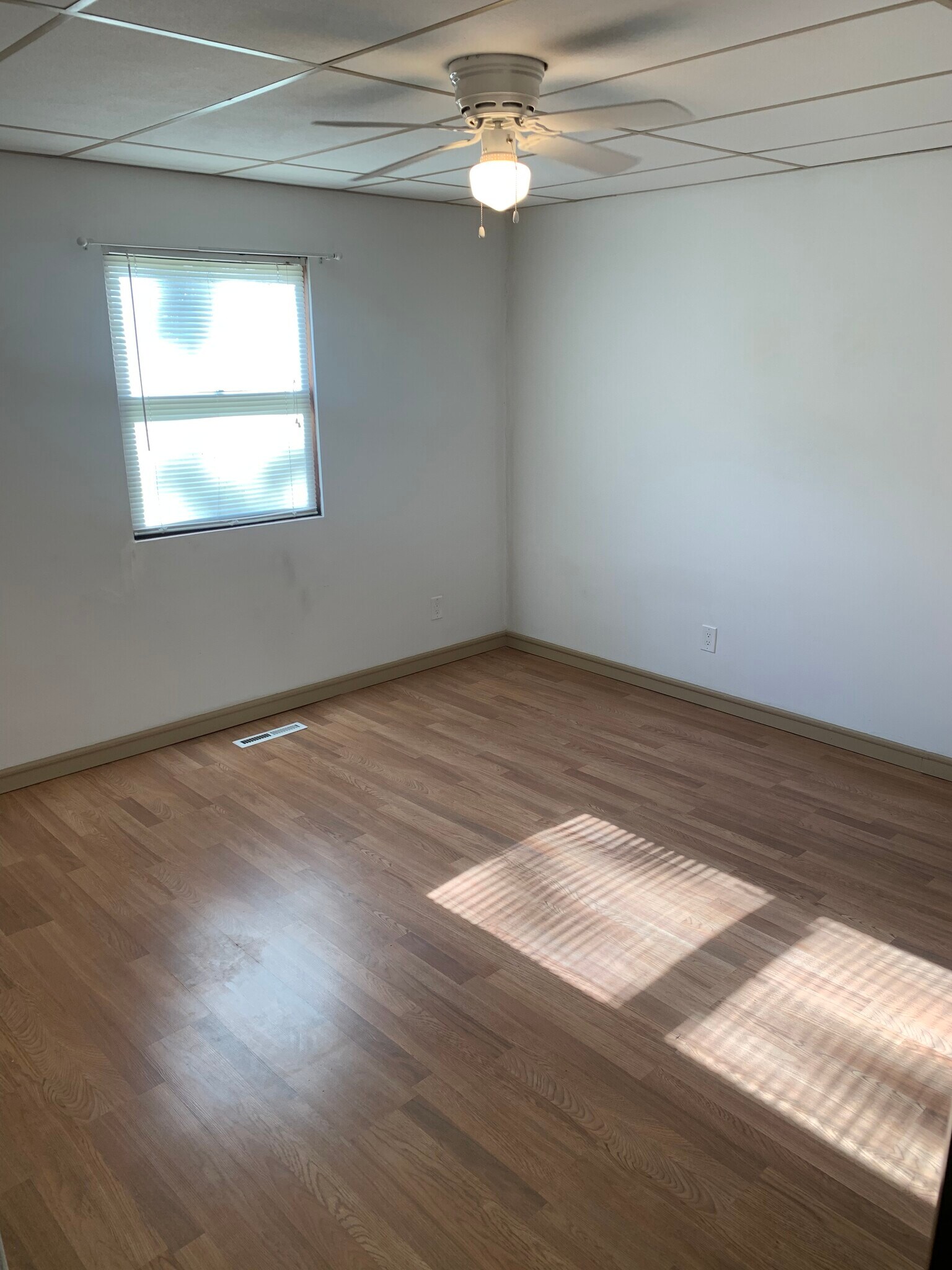 Building Photo - 2526 Rebecca Ct W