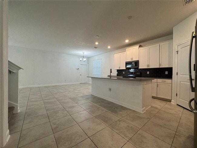 Building Photo - 9161 Cut Shot Dr