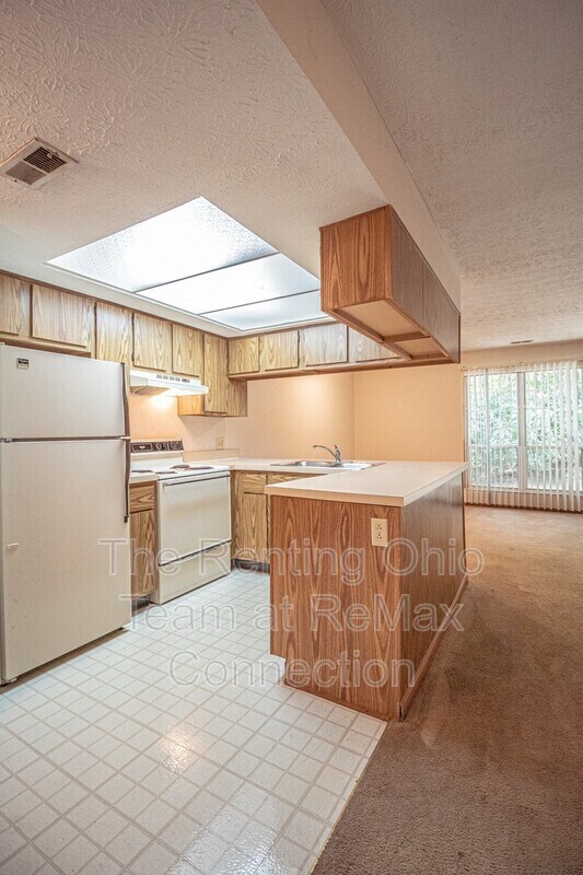 Building Photo - 6486 Reflections Dr