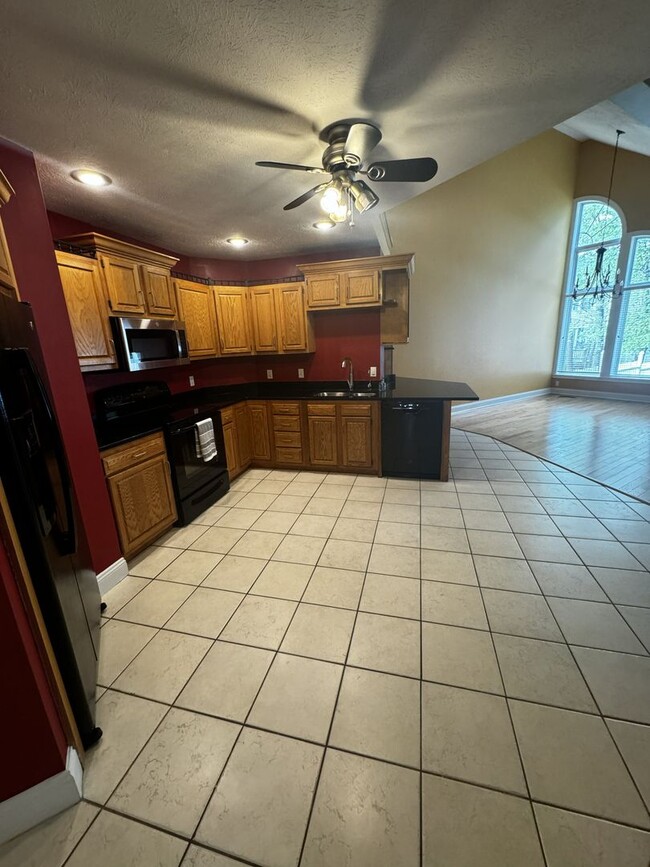 Building Photo - Spacious Duplex in Rockingham County