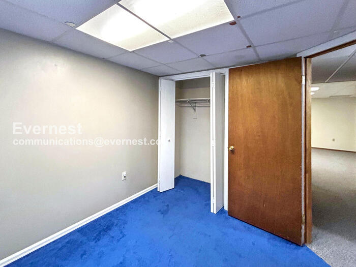 Building Photo - 6655 Lonsdale Dr