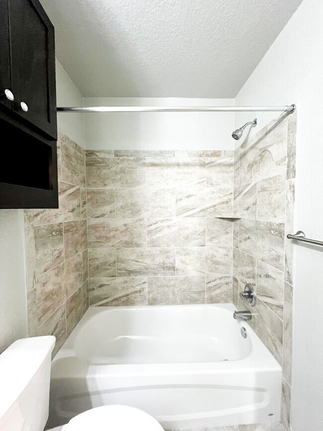 Building Photo - 1606 Risen Star Ln