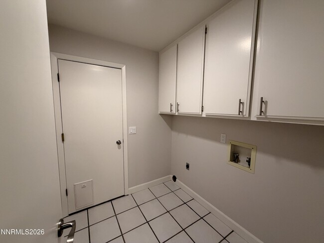 Building Photo - 795 Twin Pines Ct