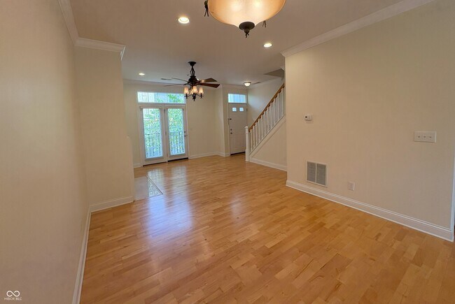 Building Photo - 949 Junction Pl