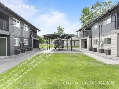 Building Photo - 2372 Hood Ave