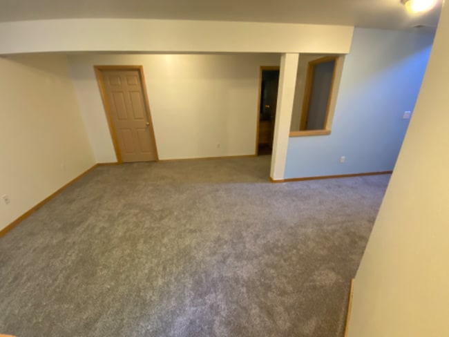 Building Photo - 4644 Brenton Dr