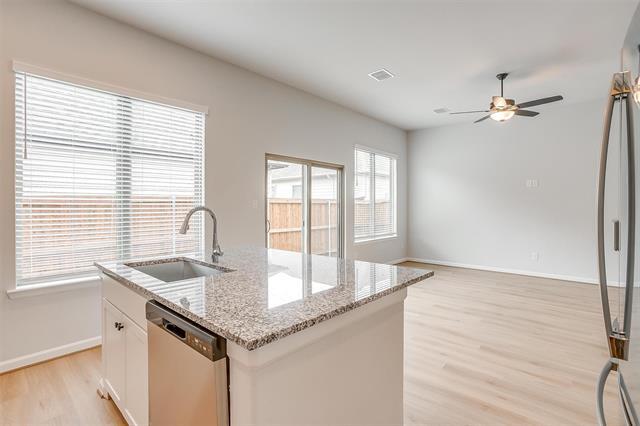 Building Photo - 6138 Lavanda Ave
