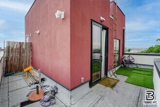 Building Photo - 3 bedroom in BROOKLYN NY 11233