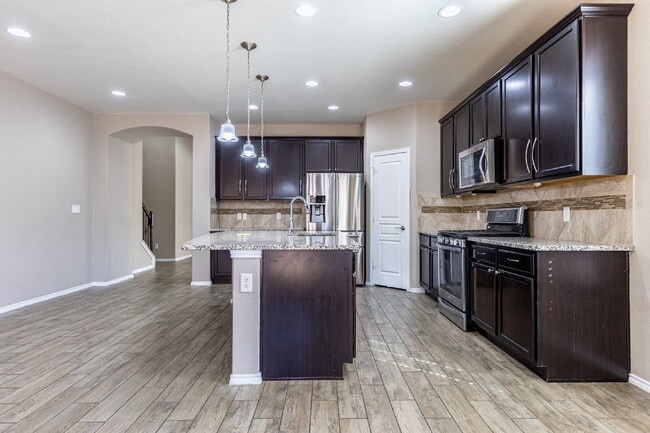 Building Photo - 27527 Paseo Mesa