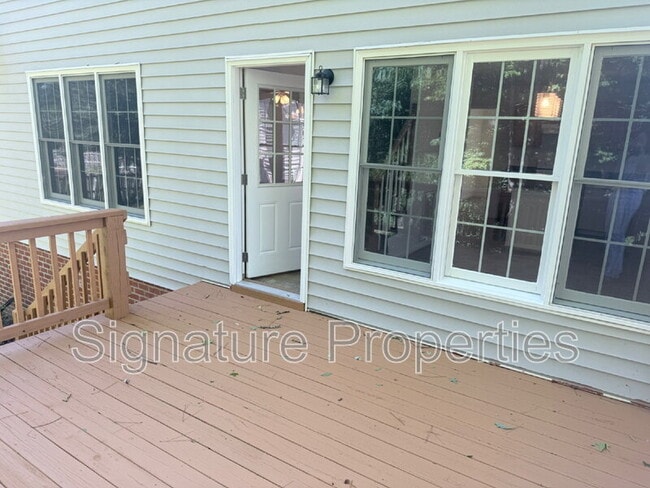 Building Photo - 12521 Hillgate Ln