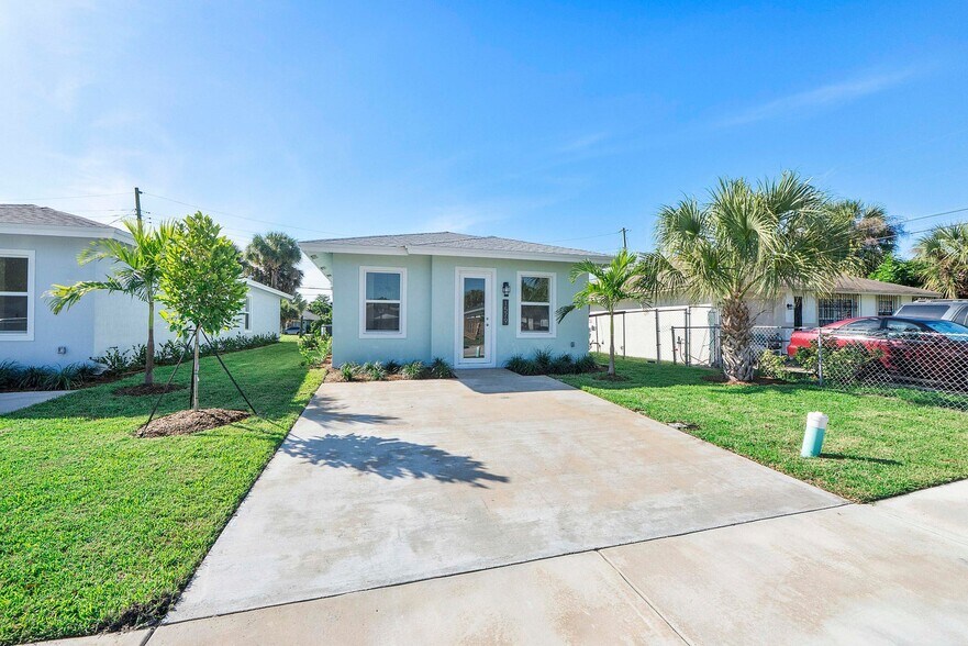 Building Photo - 1579 W 16th St