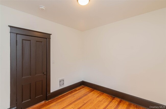 Building Photo - 15 Taylor Ave