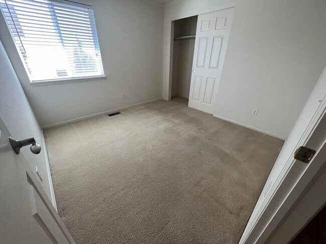 Building Photo - Literally One Block Away From Skyview Middle School