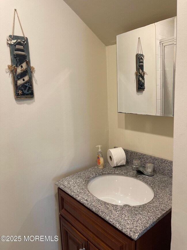 Building Photo - 202-06 Carteret Ave