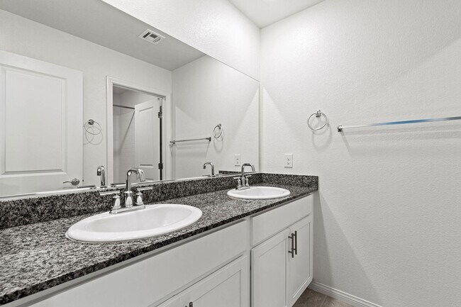 Building Photo - Newly Built 6 Bed / 2.5 Bath Single-Family Home with Upgraded Kitchen and Fully Fenced Yard in So...