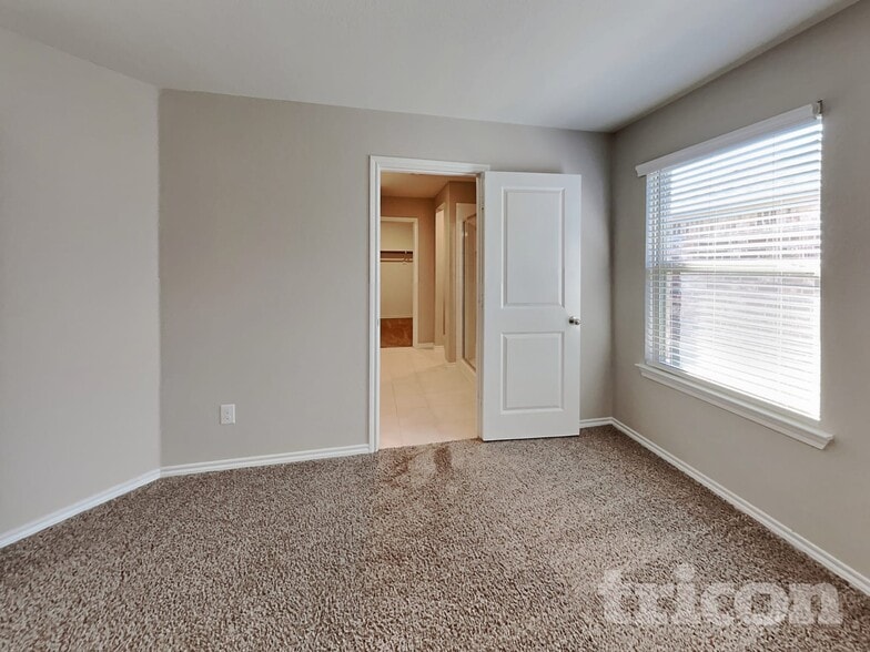 Building Photo - 1709 Princeton Ave