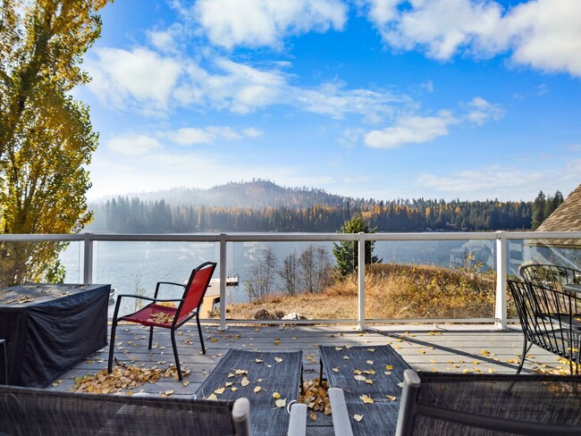 Building Photo - Cabin on the Lake!! Fully furnished 5-bedr...