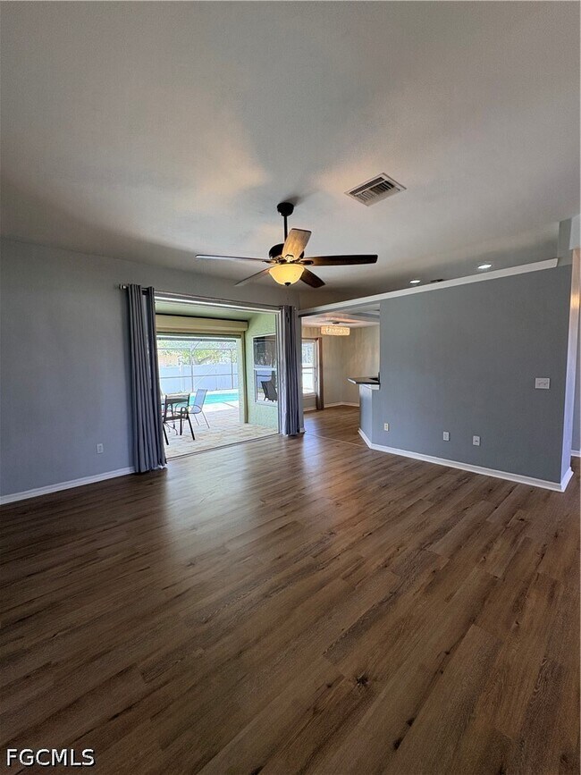 Building Photo - 3710 SW 13th Ave