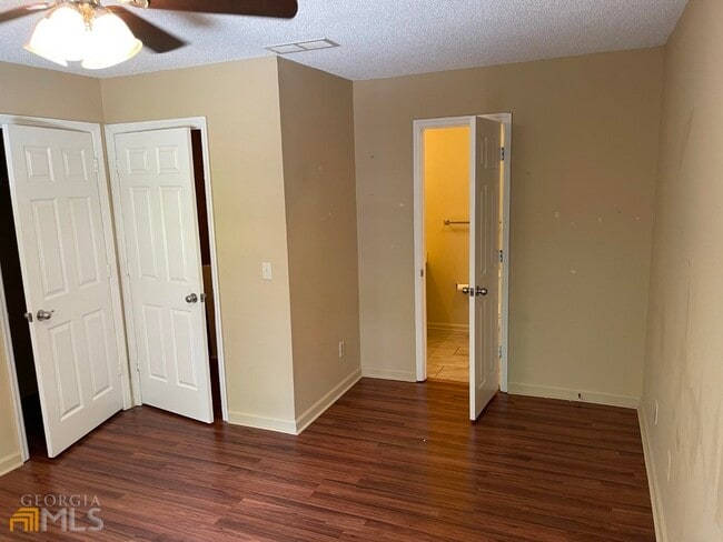 Building Photo - 5313 Waverly Trce