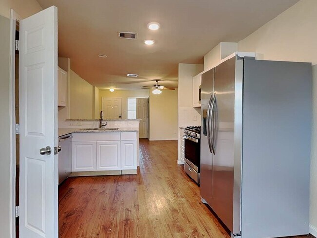 Building Photo - 18826 N Lyford Dr