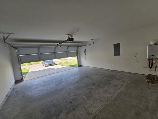 Building Photo - 7826 Calabria Dr