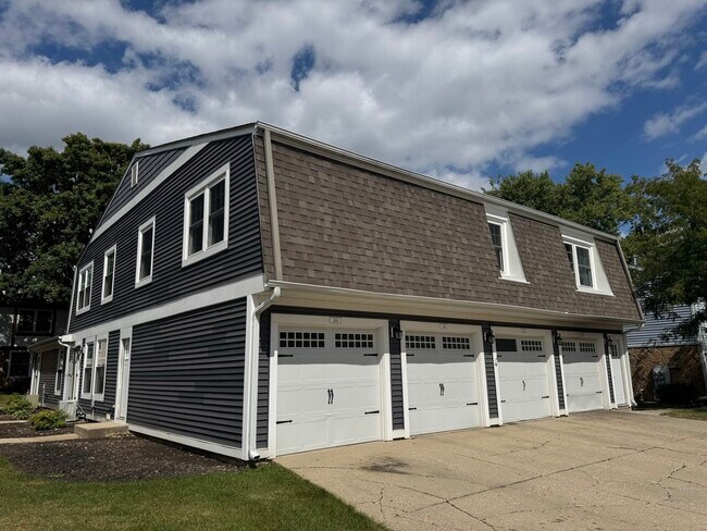 Building Photo - 344 Mallard Ct