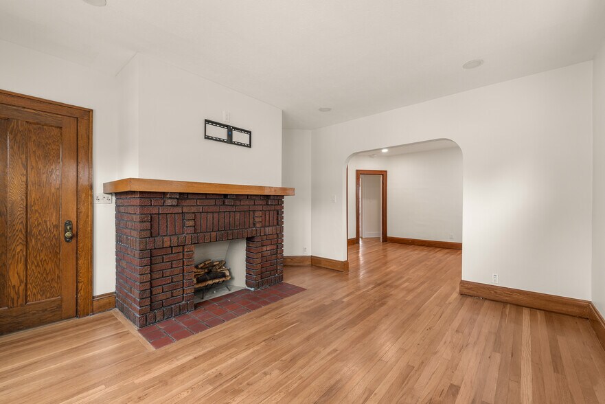 Building Photo - 2085 Marlowe Ave