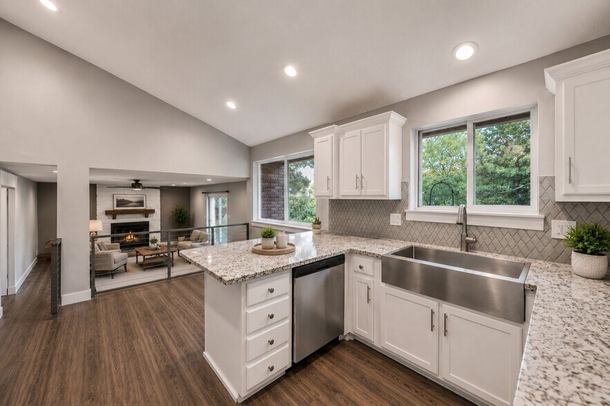 Building Photo - 7473 Bromley Rd
