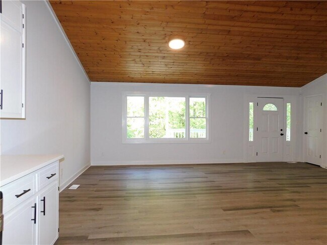 Building Photo - 183 Laurel Heights Dr