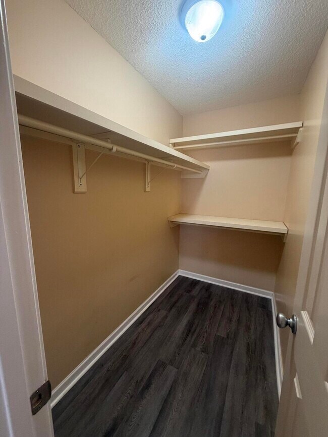 Building Photo - 30 Spanish Moss Cir