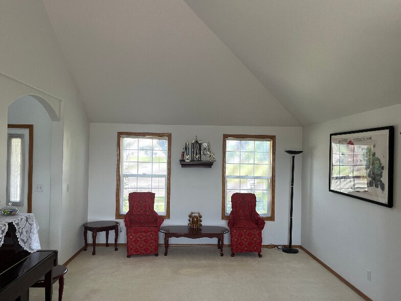 Building Photo - 4812 Desert Plateau Dr
