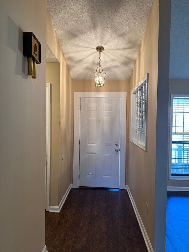 Building Photo - 156 Lakeside Dr