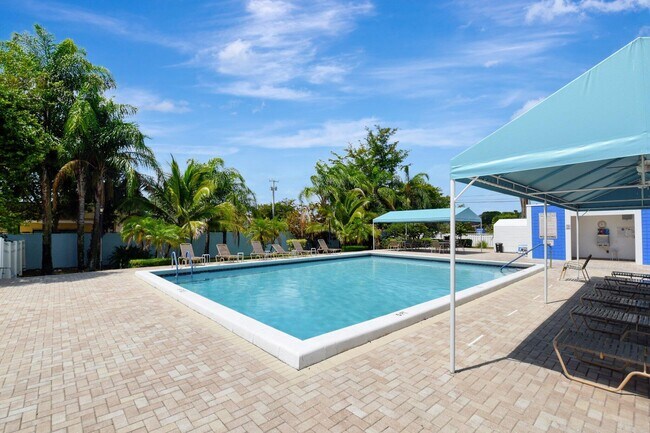 Building Photo - 6586 Southurst Terrace