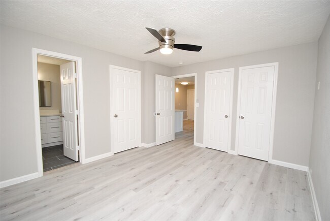 Building Photo - 2515 Yoakum Blvd