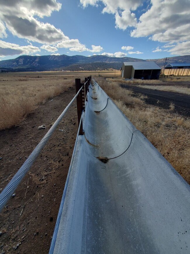 Building Photo - 3 Bedroom 2 Bath House with 7 Acres Horse Property