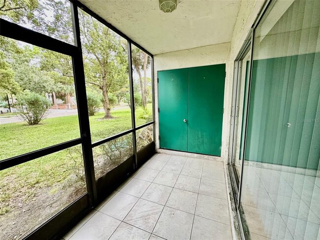 Building Photo - 201 Pine Ct