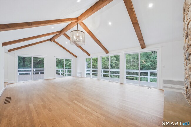 Building Photo - 21 Deepwood Rd