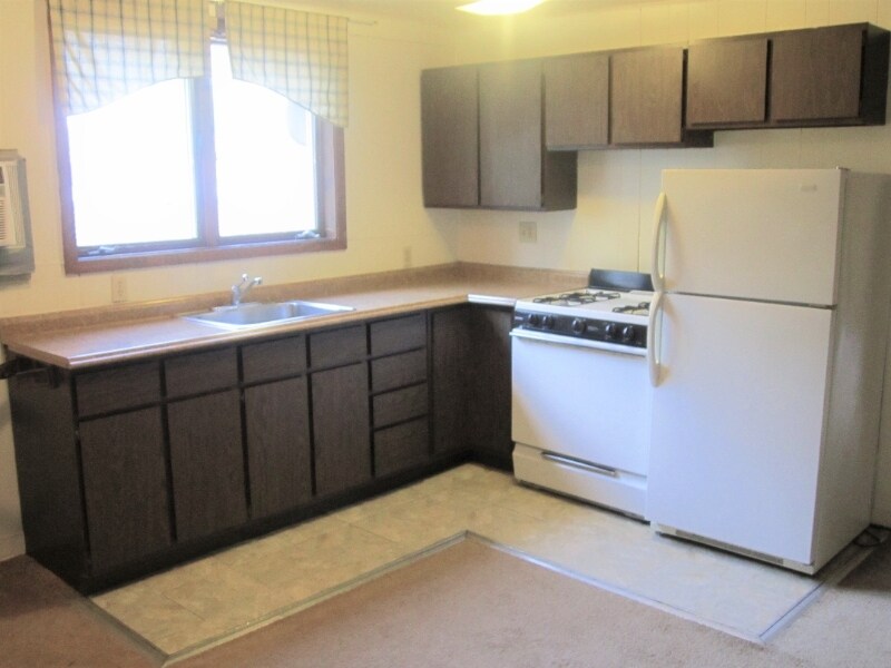 Building Photo - 2421 Beechwood Blvd