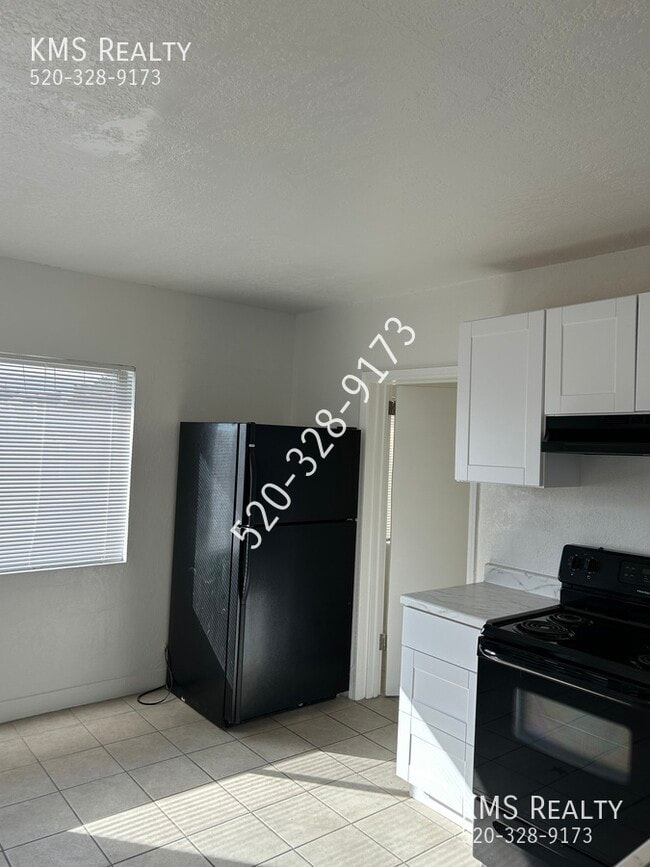 Building Photo - 2 Bed / 1Bath - OWNER/AGENT