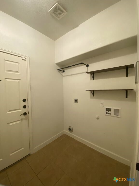 Building Photo - 7105 Golden Oak Ln