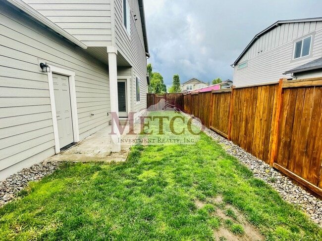 Building Photo - Beautiful Coburg 3 Bed / 2.5 Bath Crafstma...