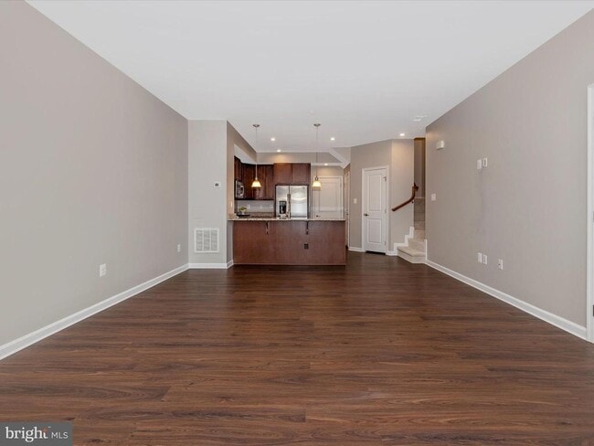 Building Photo - 10020 Beerse St