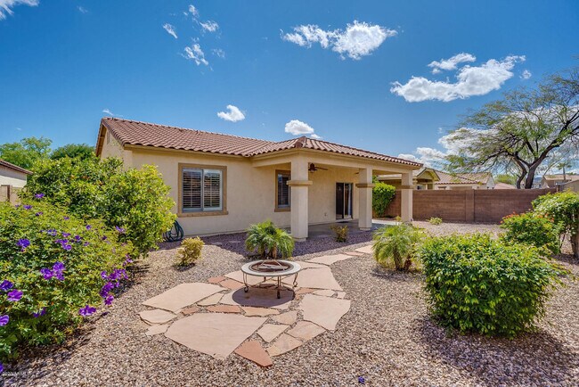 Building Photo - 17610 W Port Royale Ln