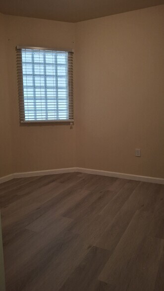 Building Photo - 8760 NW 97th Ave
