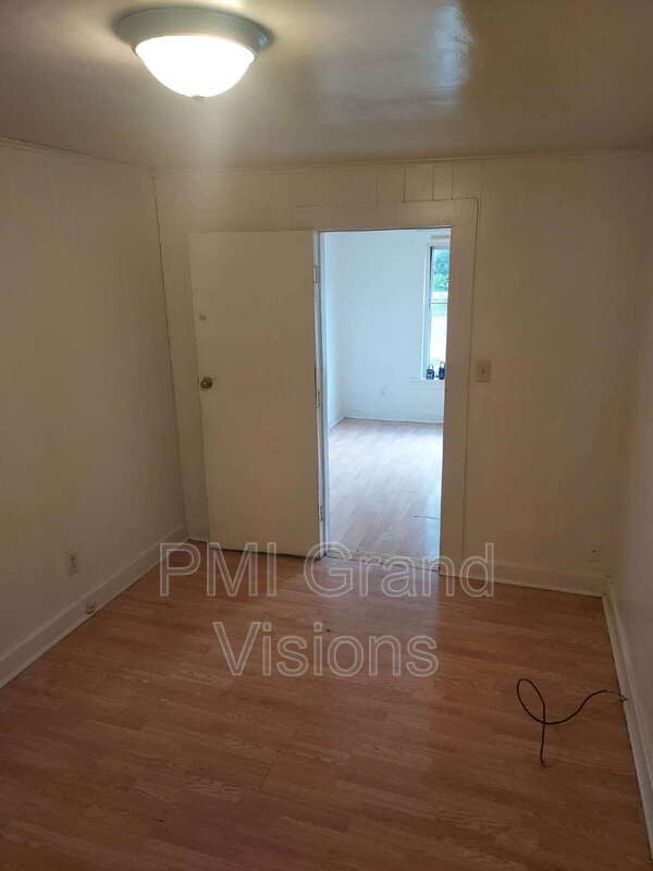 Building Photo - 2035 E William St
